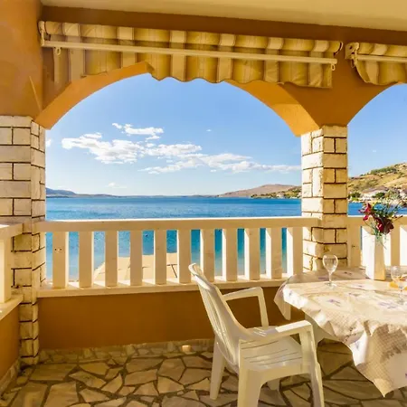 Kustic At The Beach Metajna Exterior photo