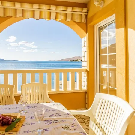 Kustic At The Beach Metajna Exterior photo