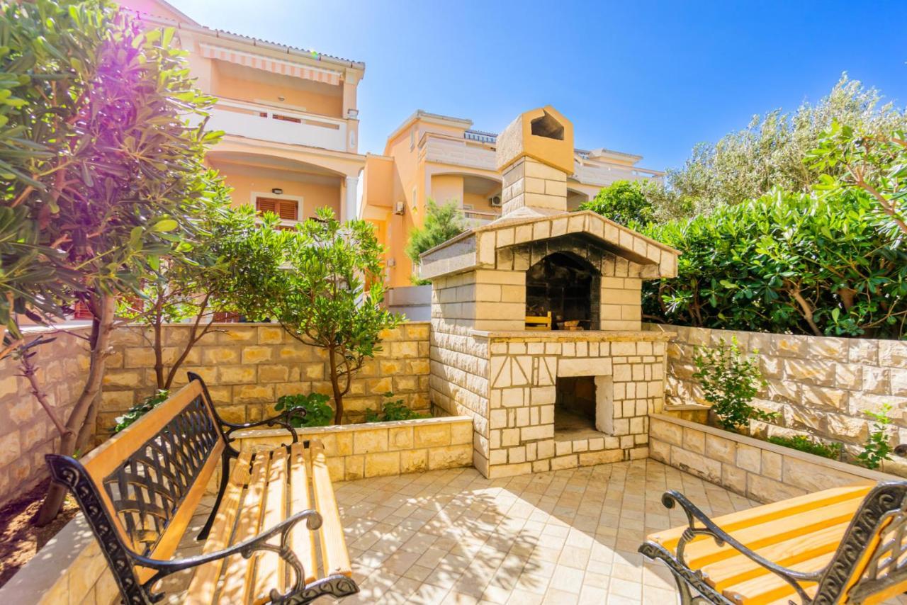 Appartement Kustic At The